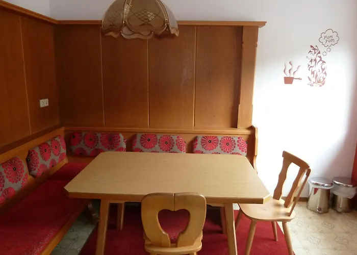 Alpking Hostel